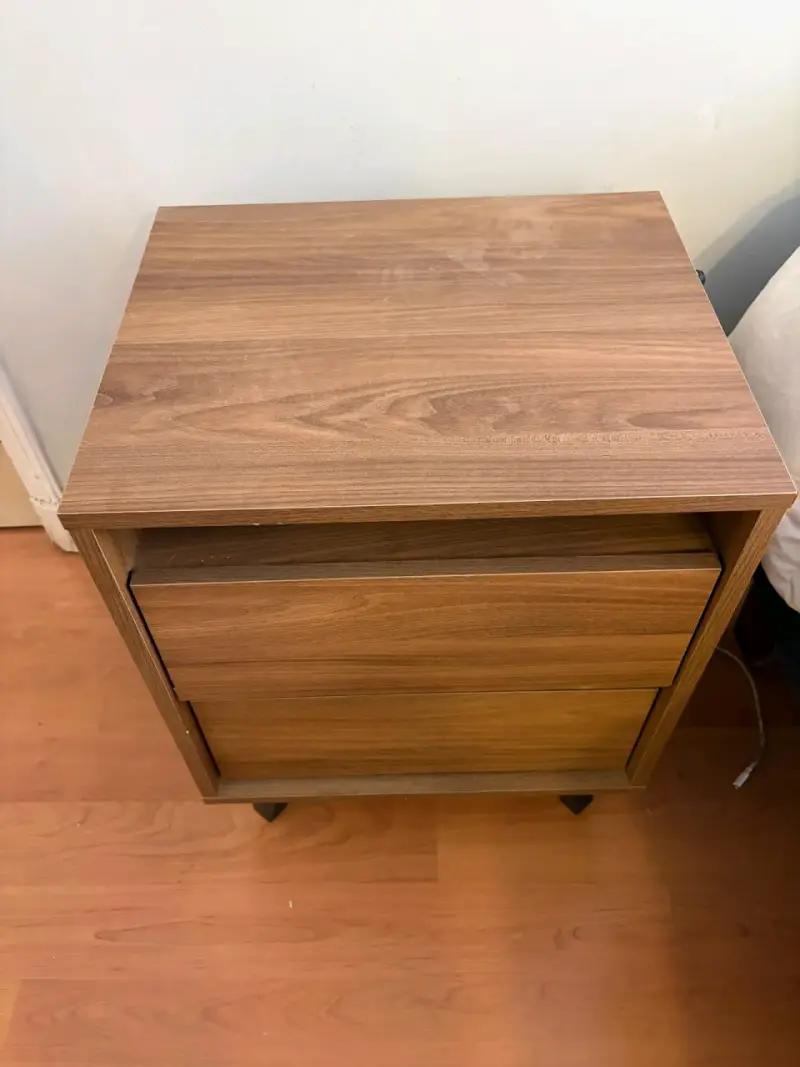 2 Veladores madera con dos cajones marca MEDULAR - 2