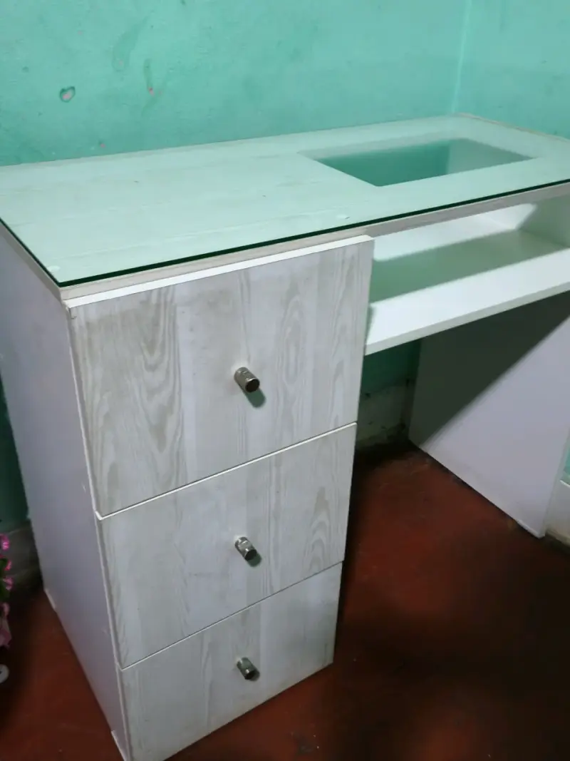 Mesa para hacer uñas o escritorio - 3