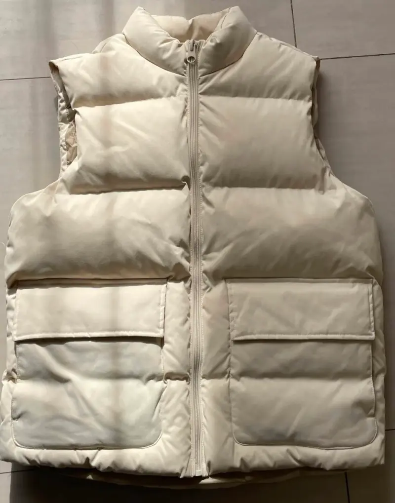 Chaleco acolchado beige sin mangas - 1