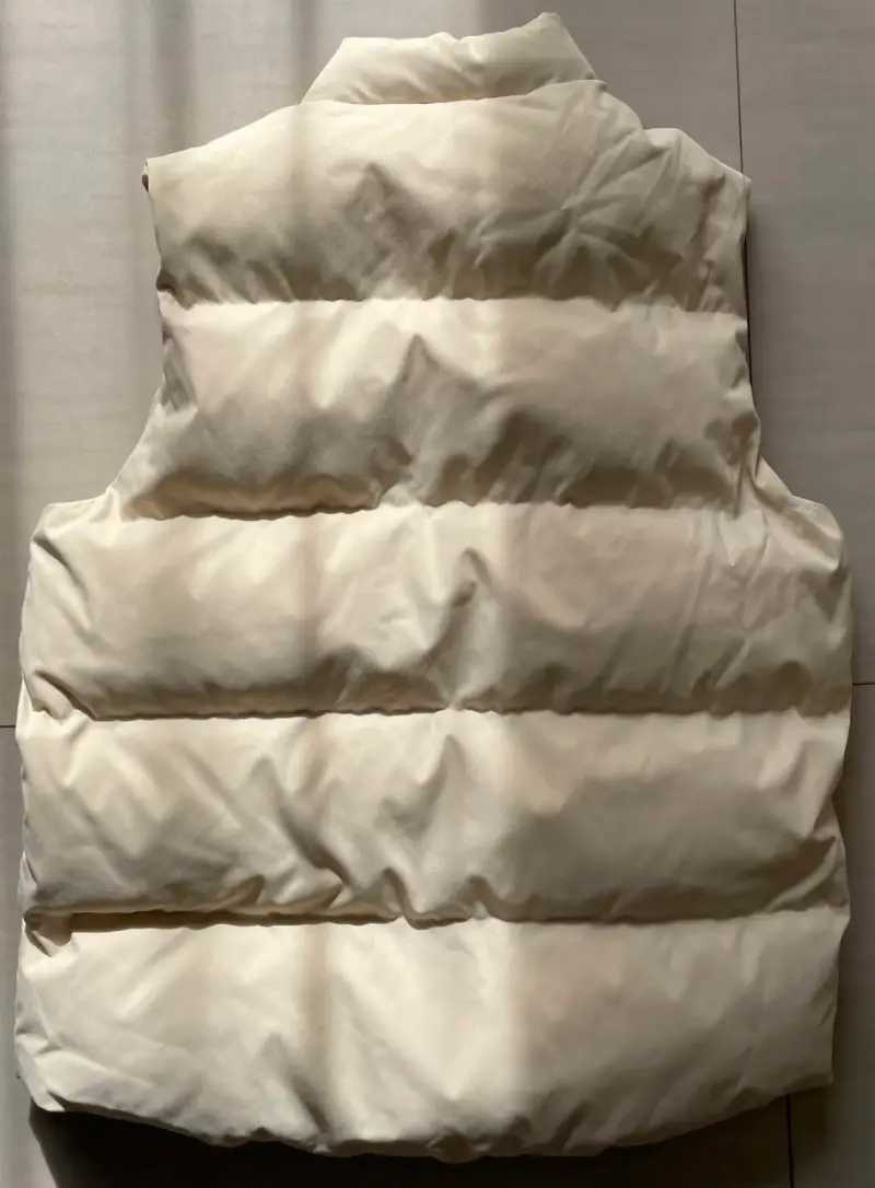 Chaleco acolchado beige sin mangas - 3
