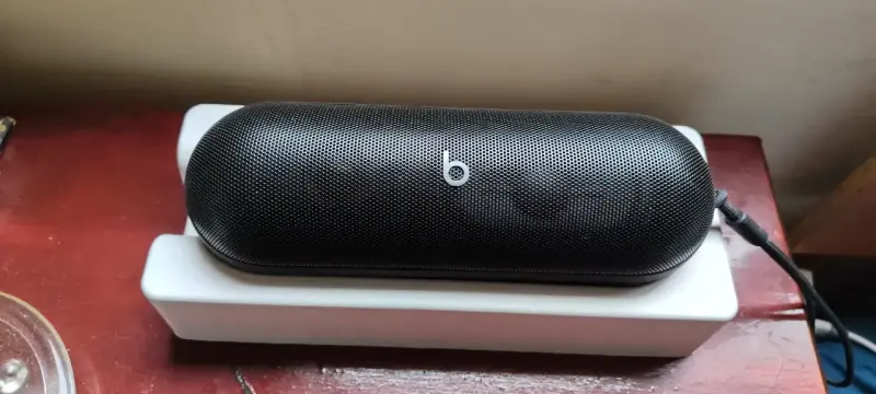 Parlante portátil Beats Pill negro - 1