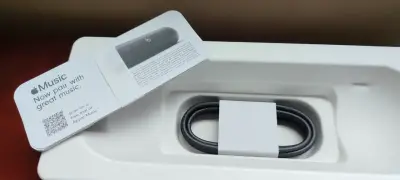 Parlante portátil Beats Pill negro - miniatura 2
