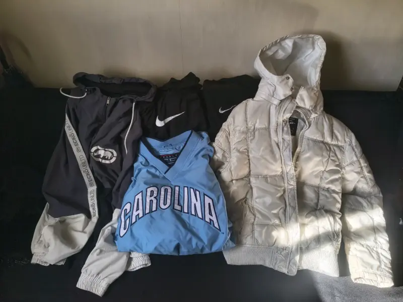 Lote de ropa urbana/deportiva - 1