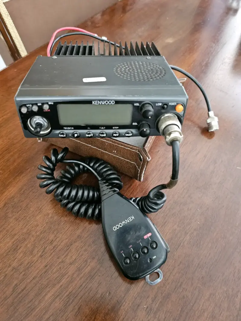 Radio transceptor Kenwood TM-241A con micrófono - 1