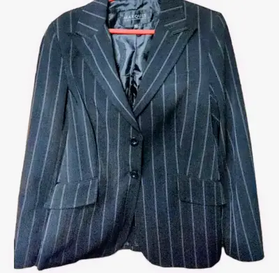 Traje formal de hombre & mujer elegantes - miniatura 5