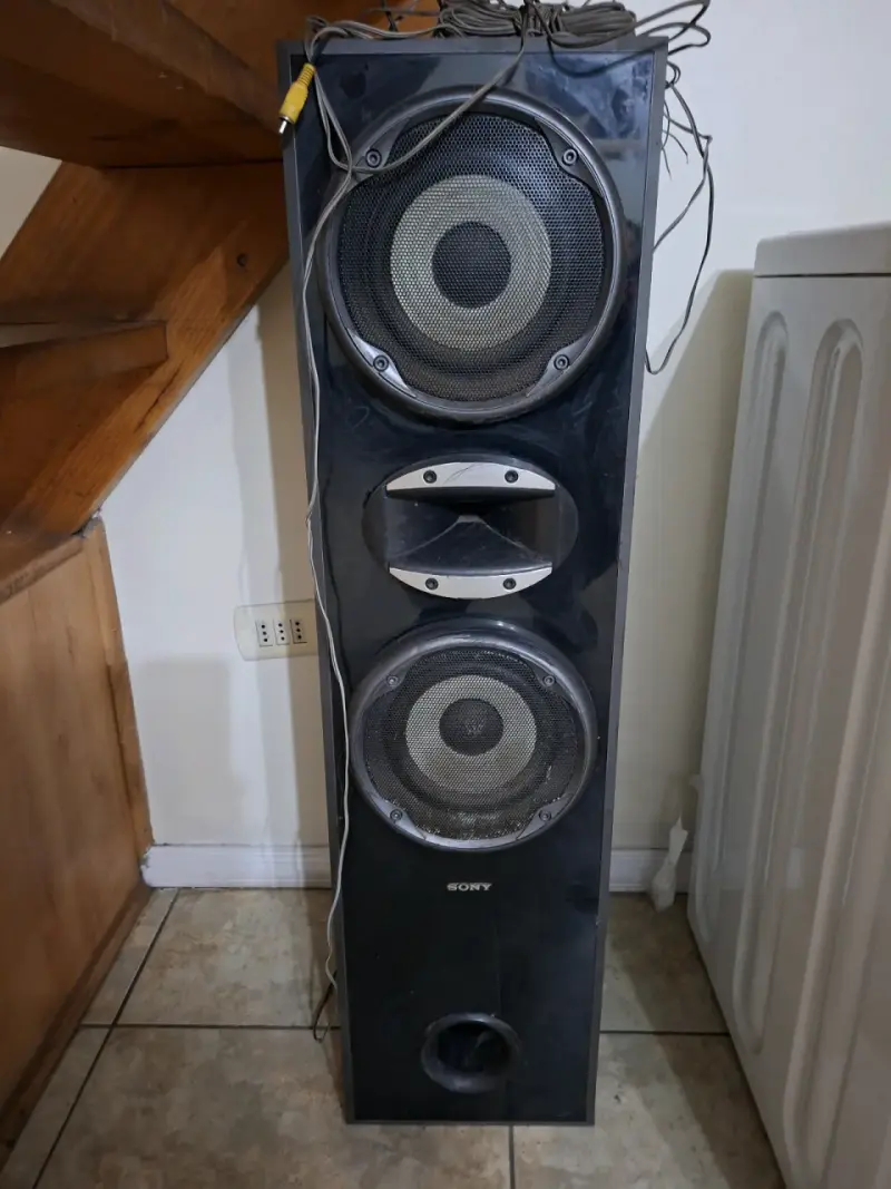 Sistema de sonido Sony con parlantes potentes - 4