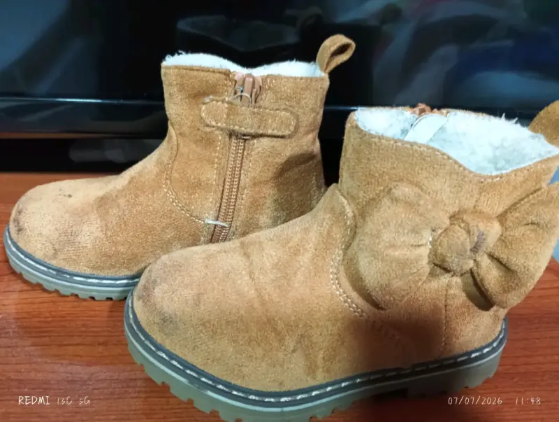 Botines de niña con lazo y forro interior