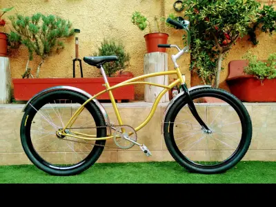 Bicicleta vintage de paseo dorada - miniatura 2
