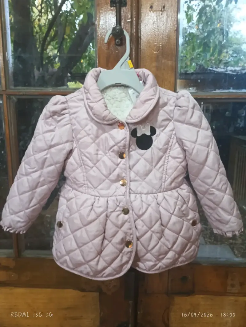 Chaqueta acolchada infantil con diseño de Minnie - 1