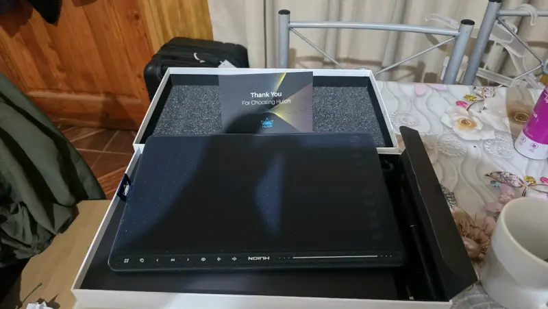 Tableta gráfica Huion HS611 con lápiz - 1