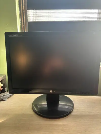 Monitor LG Flatron W1742S 17 pulgadas - miniatura 1