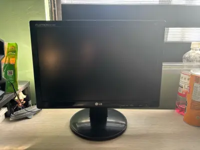 Monitor LG Flatron W1742S 17 pulgadas - miniatura 2