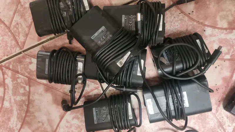 Cargadores Dell para laptops usados