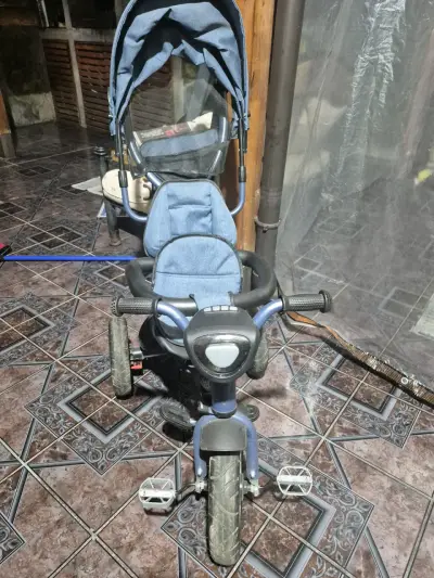 Triciclo para bebé con manillar ajustable - miniatura 2