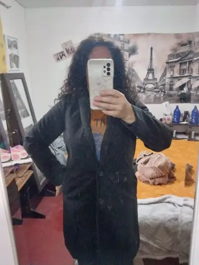 Abrigo negro de mujer en buen estado - miniatura 1