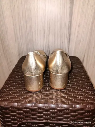 Zapatos de tacón dorados Alaniz talla 36 - miniatura 2