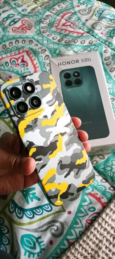 Celular Honor X8b con skin camuflada - miniatura 2