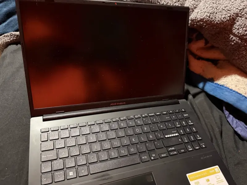 Laptop ASUS Vivobook Ryzen 5 7520U 8GB RAM - 2