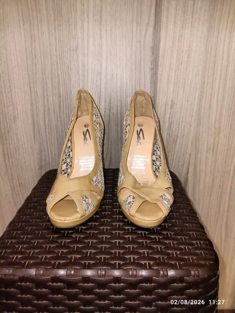 Zapatos de Tacón Beige con Encaje - 2