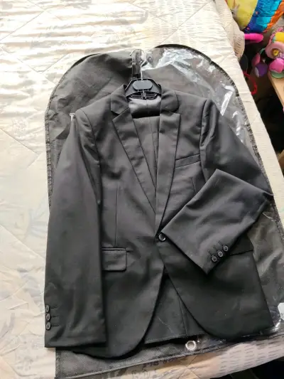Traje formal negro para hombre con funda - miniatura 3