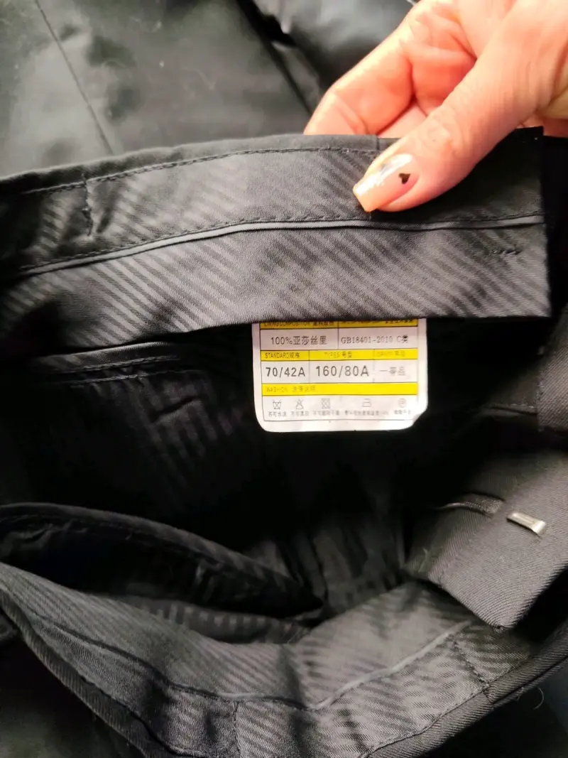 Traje formal negro para hombre con funda - 6