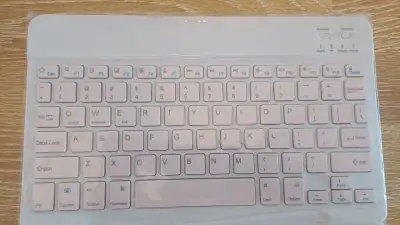 Teclado Bluetooth recargable con lápiz táctil - miniatura 2