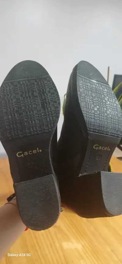 Botines de cuero negro con cierre lateral marca Gacel - miniatura 1