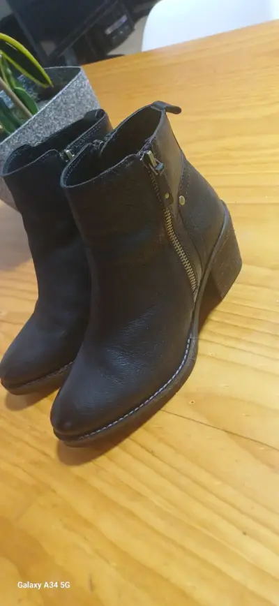 Botines de cuero negro con cierre lateral marca Gacel - miniatura 3