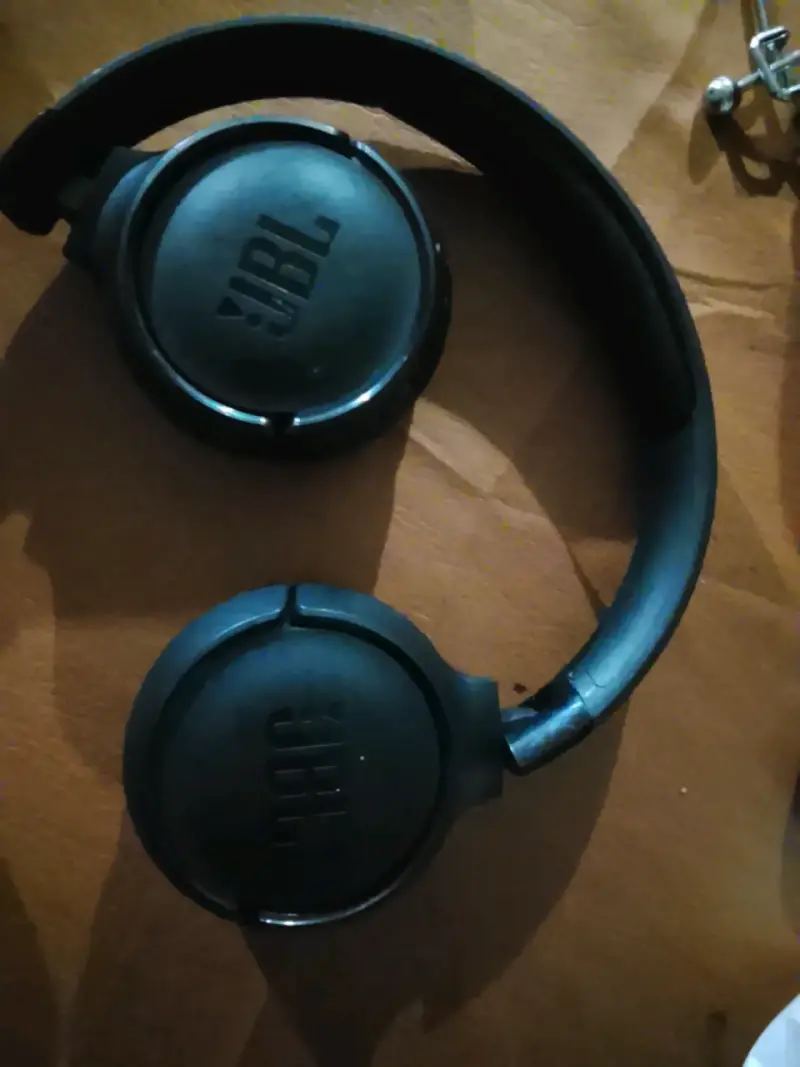 Audífonos inalámbricos JBL negros