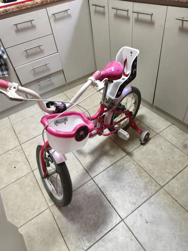 Bicicleta infantil Oxford rosa con rueditas - 3