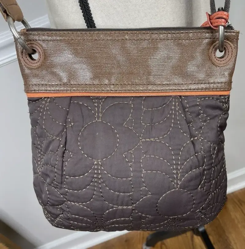 Cartera cruzada Fossil marrón con diseño acolchado - 2