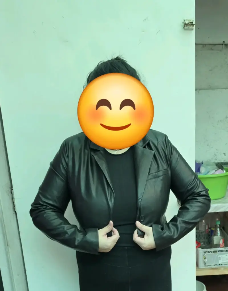 Chaqueta corta de cuero sintetico - 2