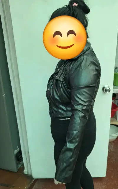 Chaqueta de cuero sintético negra elasticada - miniatura 3