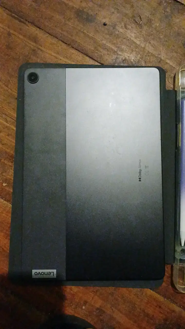 Tablet Lenovo Tab M10 HD 3da Gen con funda - 3