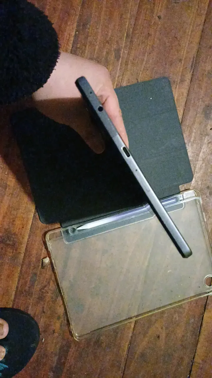 Tablet Lenovo Tab M10 HD 3da Gen con funda - 6
