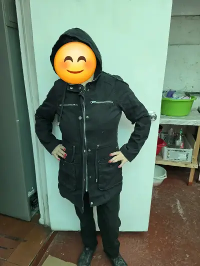 Chaqueta negro con capucha Barbados para mujer - miniatura 1