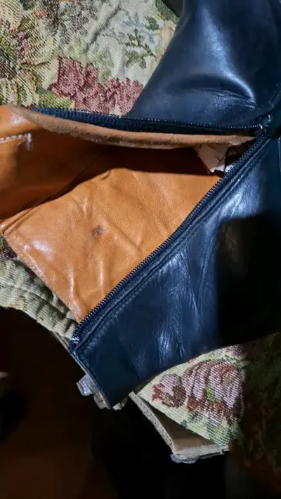 Botines de cuero negro con tacón alto - miniatura 2
