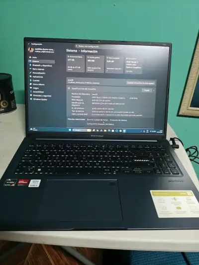 Laptop ASUS VivoBook AMD Ryzen 5 5600H 8GB RAM - miniatura 1