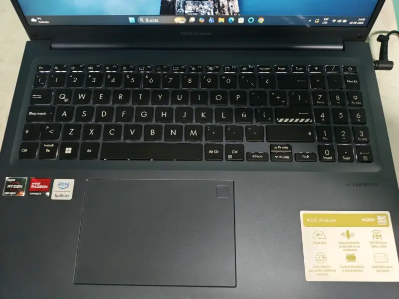 Laptop ASUS VivoBook AMD Ryzen 5 5600H 8GB RAM - 4