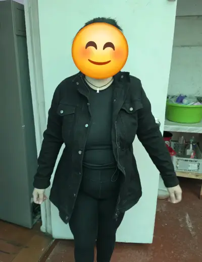 Chaqueta negra de mezclilla para mujer elasticada - miniatura 1