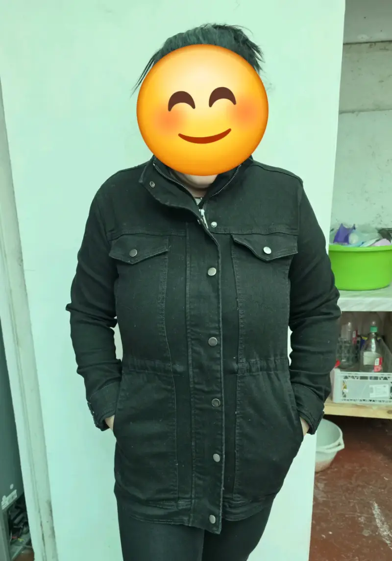 Chaqueta negra de mezclilla para mujer elasticada - 3