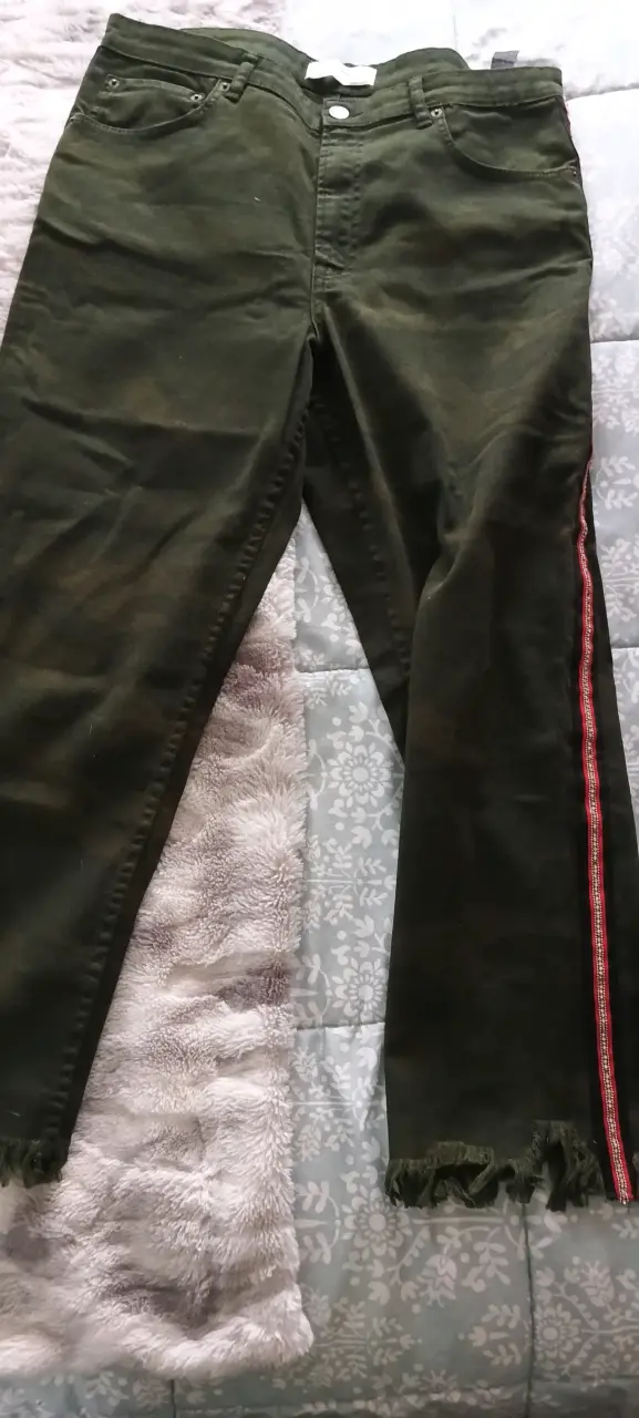 Pantalones verdes con detalle de franjas laterales - 1