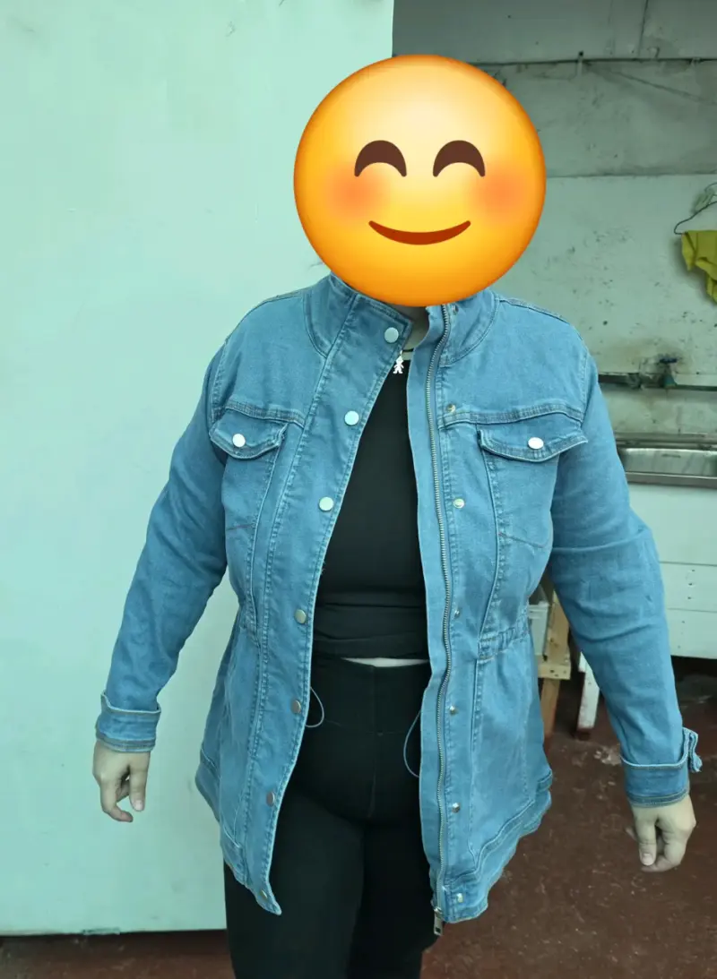 Chaqueta de mezclilla azul para mujer elasticada - 4