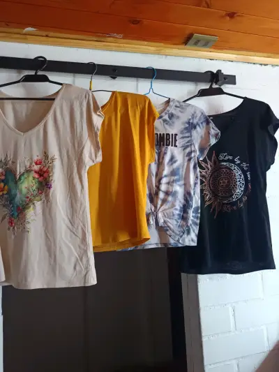 Lote de poleras casuales para mujer en varios colores - miniatura 1