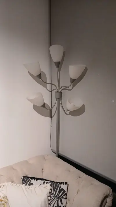 Lámpara de pie moderna con cinco luces - miniatura 2