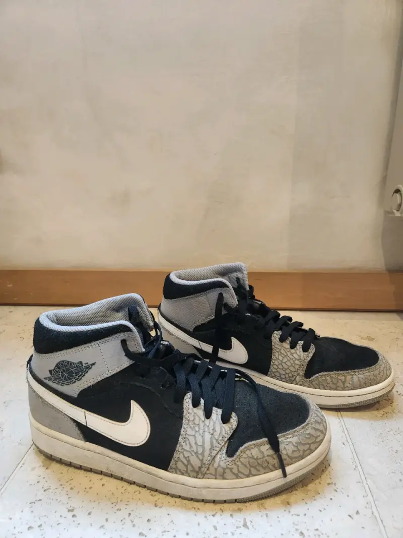 Zapatillas Nike Air Jordan negras y grises - 3