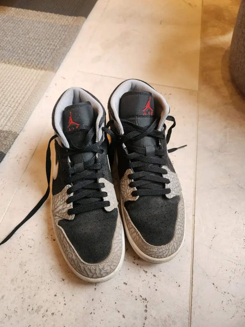 Zapatillas Nike Air Jordan negras y grises - 4