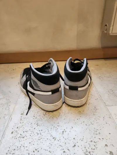Zapatillas Nike Air Jordan negras y grises - miniatura 5
