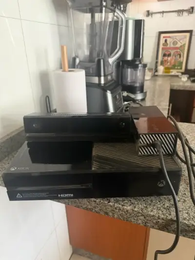 Xbox con lo que se ve en la foto - miniatura 1