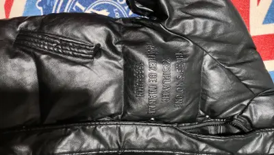 Chaqueta acolchada negra para hombre - miniatura 4